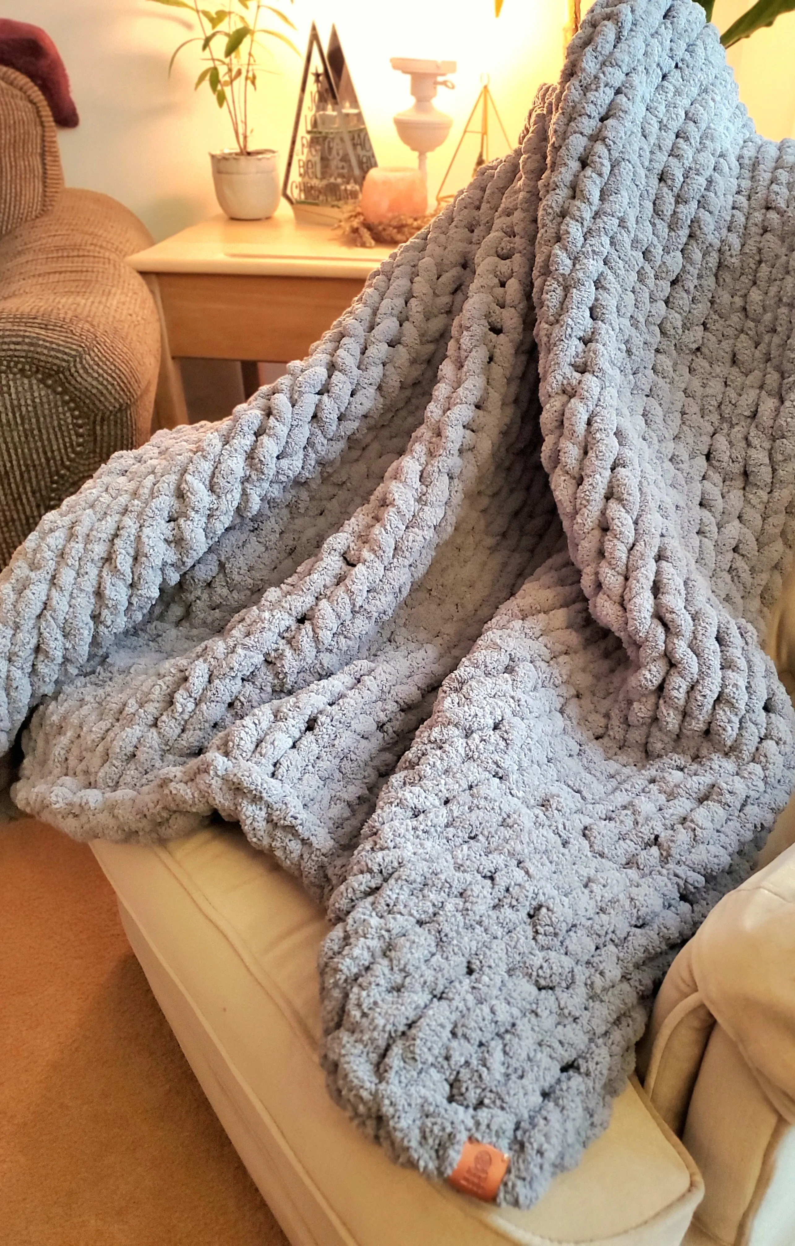 50x40 Medium Weight Chunky Knit Throw Blanket