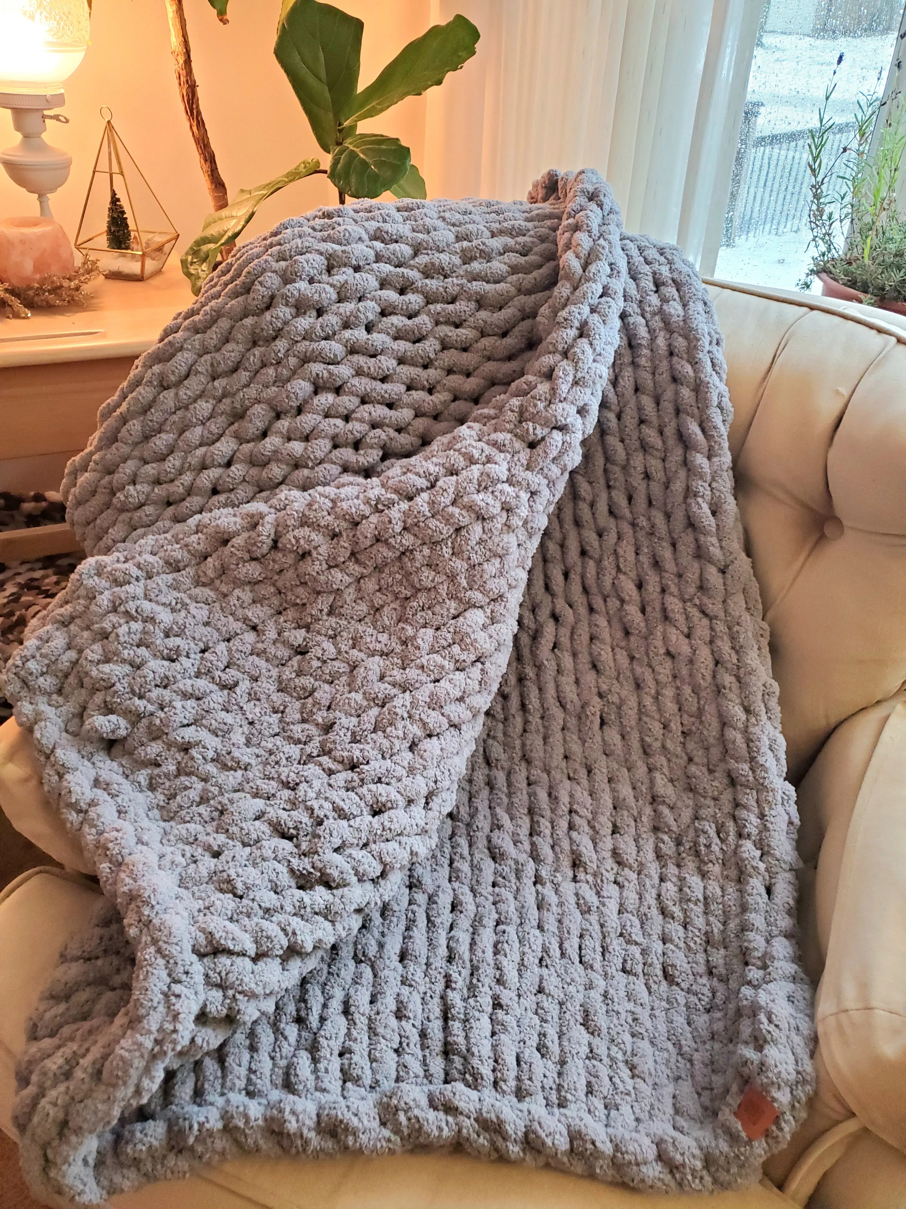 50x40 Medium Weight Chunky Knit Throw Blanket
