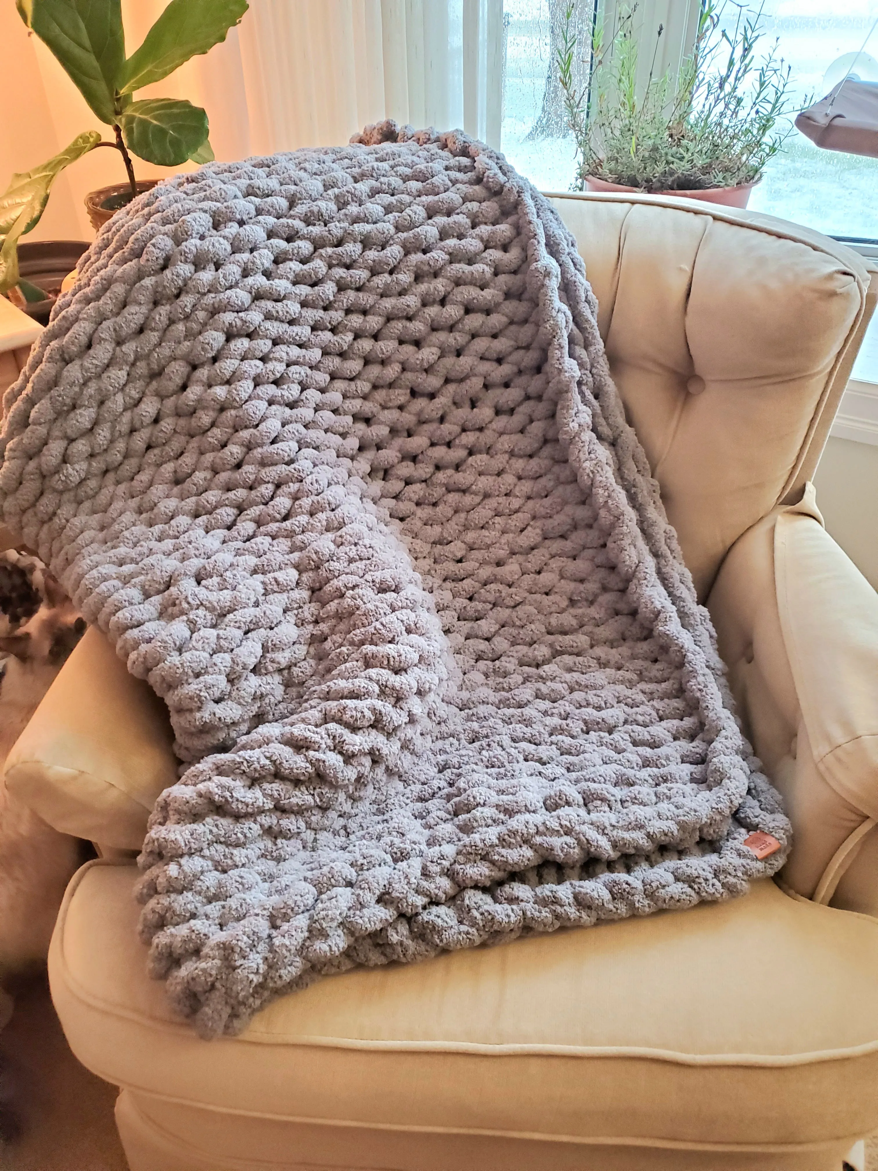 50x40 Medium Weight Chunky Knit Throw Blanket