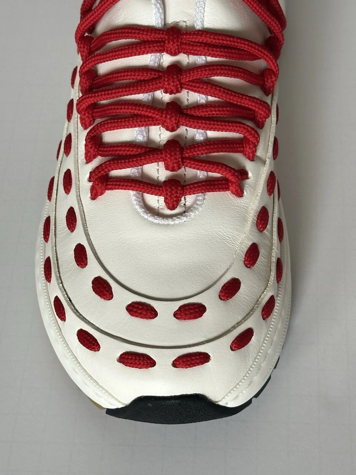 Bottega Veneta Mens Leather White/Red Sneakers 9 US (42 Euro) 578305 NIB $990