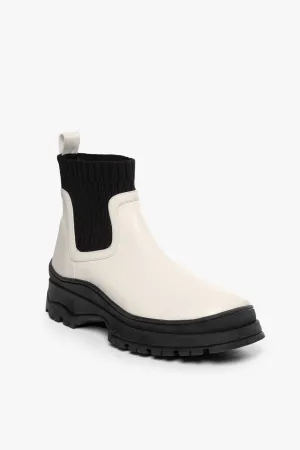BOW BOOT | CREAM BLACK