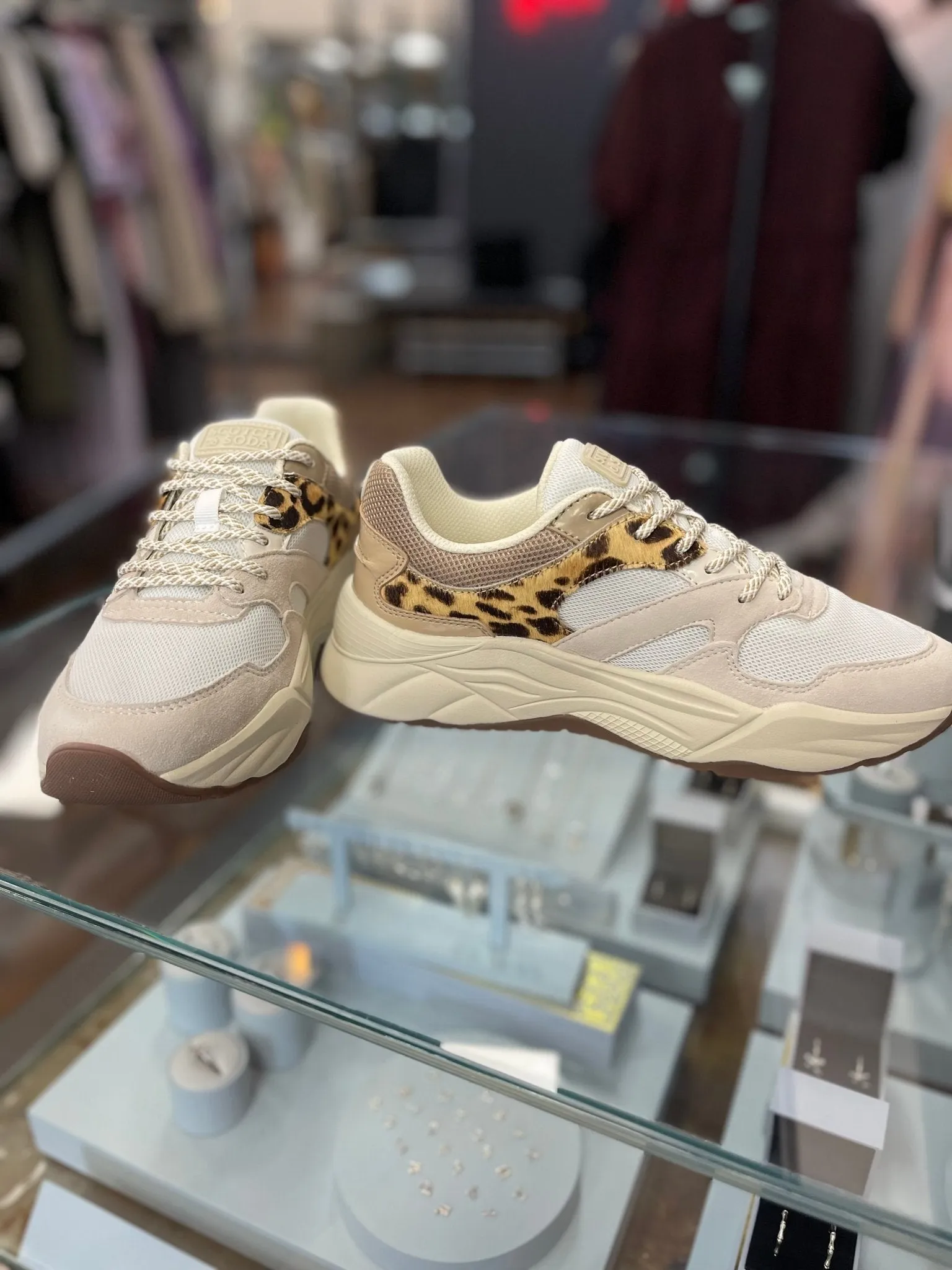 Celest Sneaker | Beige Leo