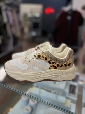 Celest Sneaker | Beige Leo