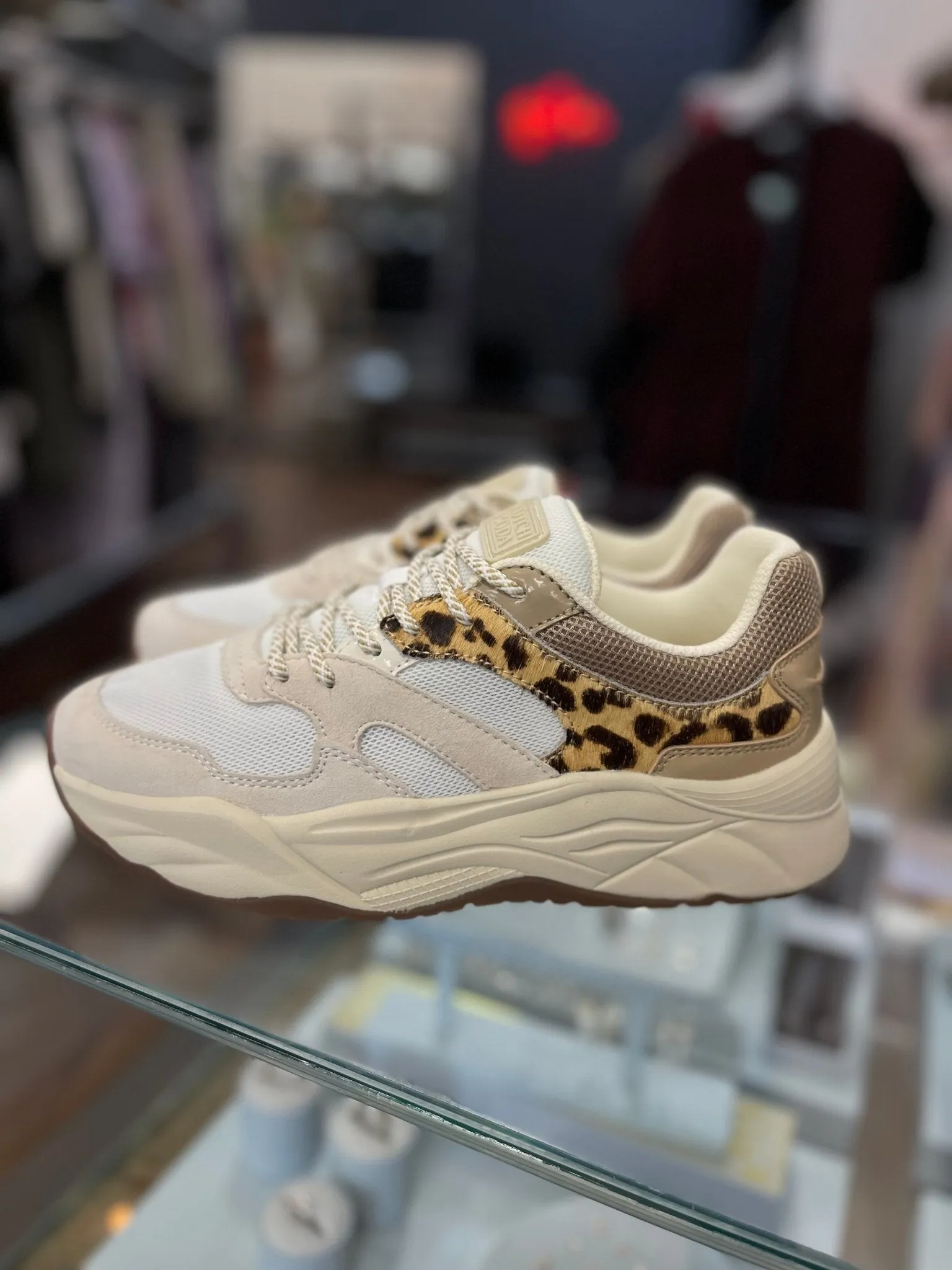 Celest Sneaker | Beige Leo