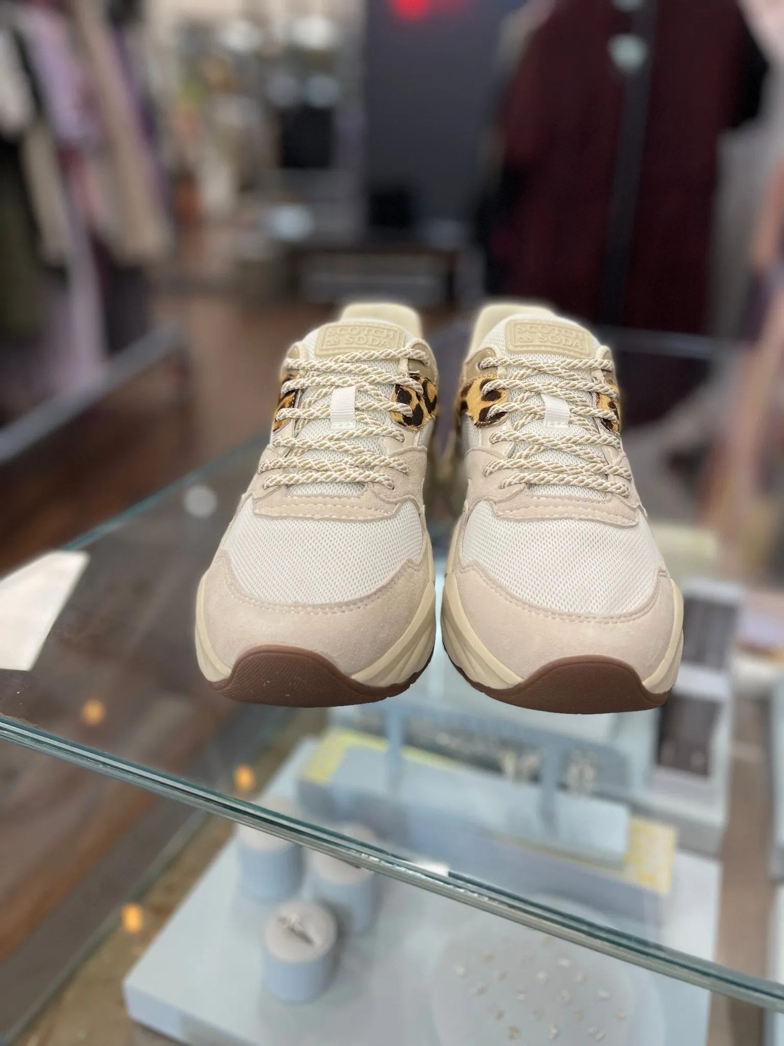 Celest Sneaker | Beige Leo
