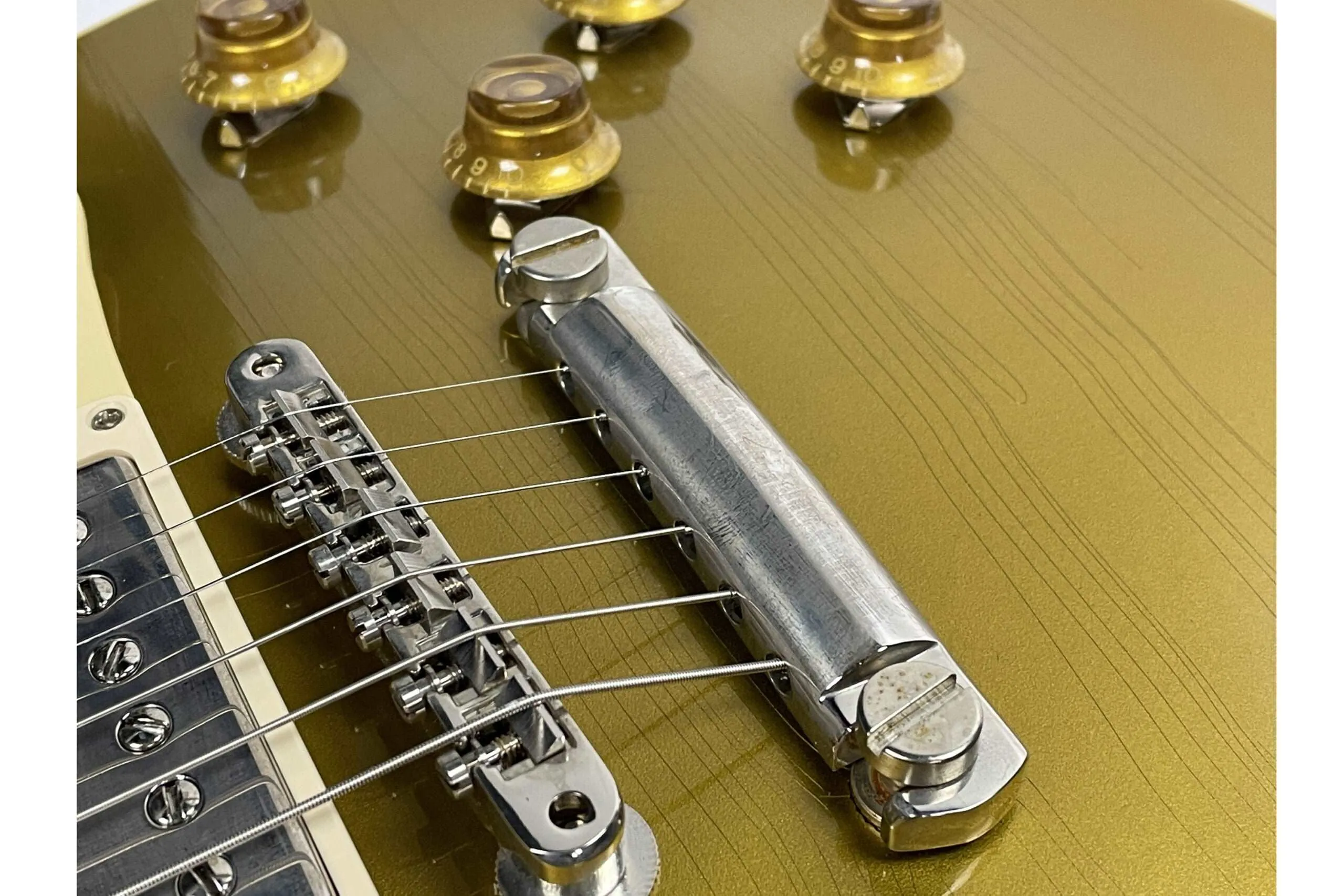 Gibson 1957 Les Paul Goldtop Reissue Ultra Light Aged Electric Guitar,Double Gold (LPR57ULDGNH1)