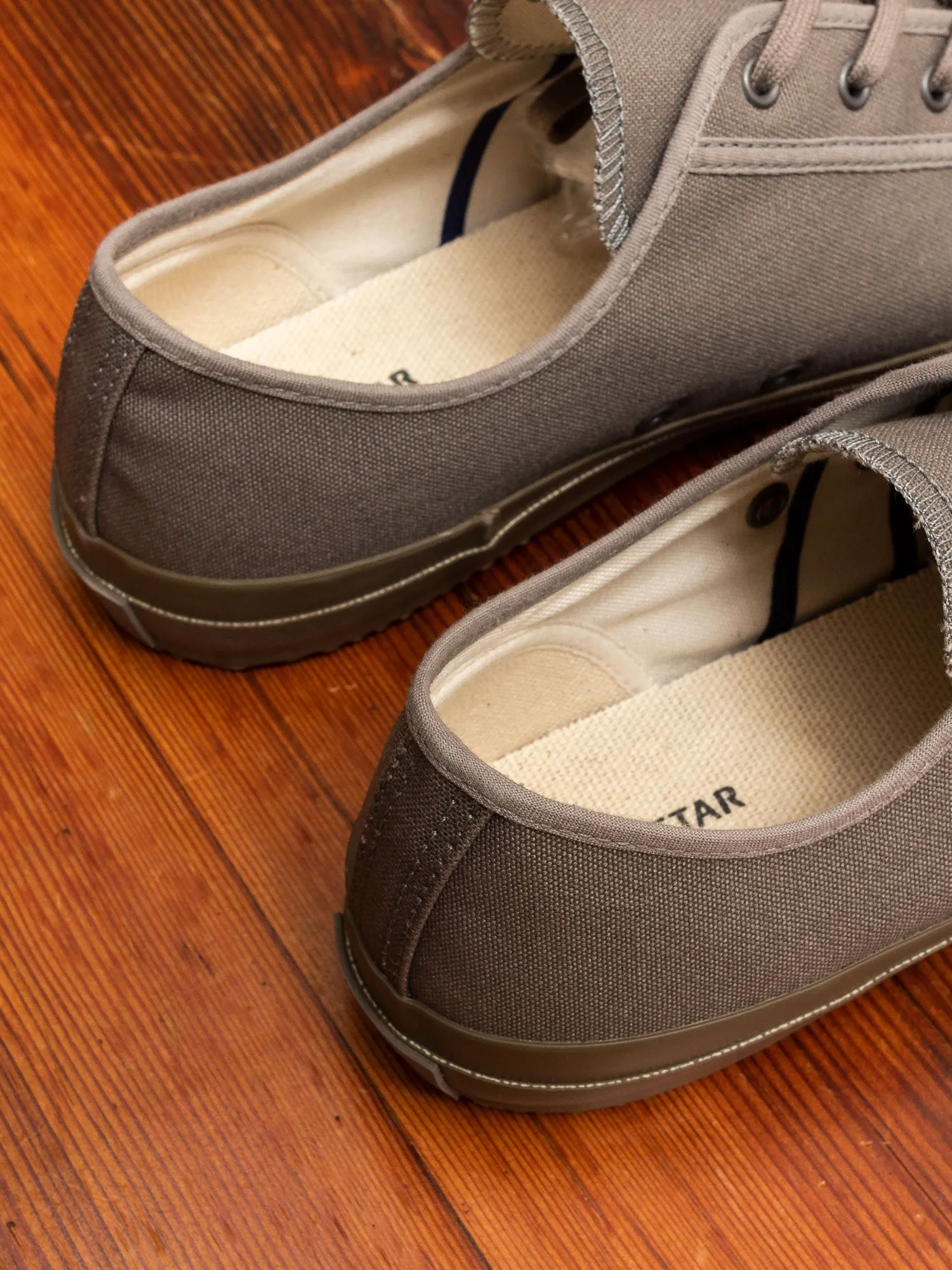 Gym Court Sneaker in Grey