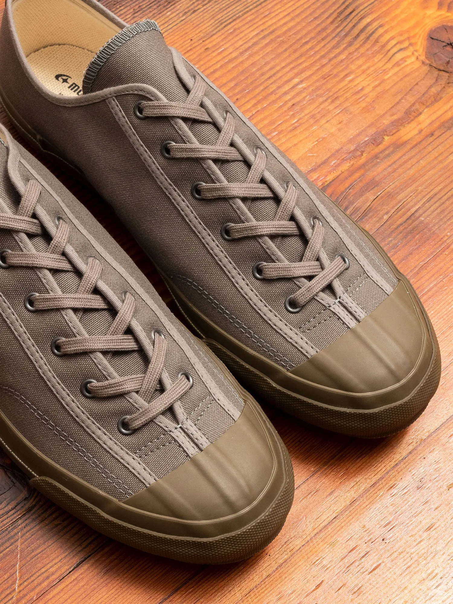 Gym Court Sneaker in Grey
