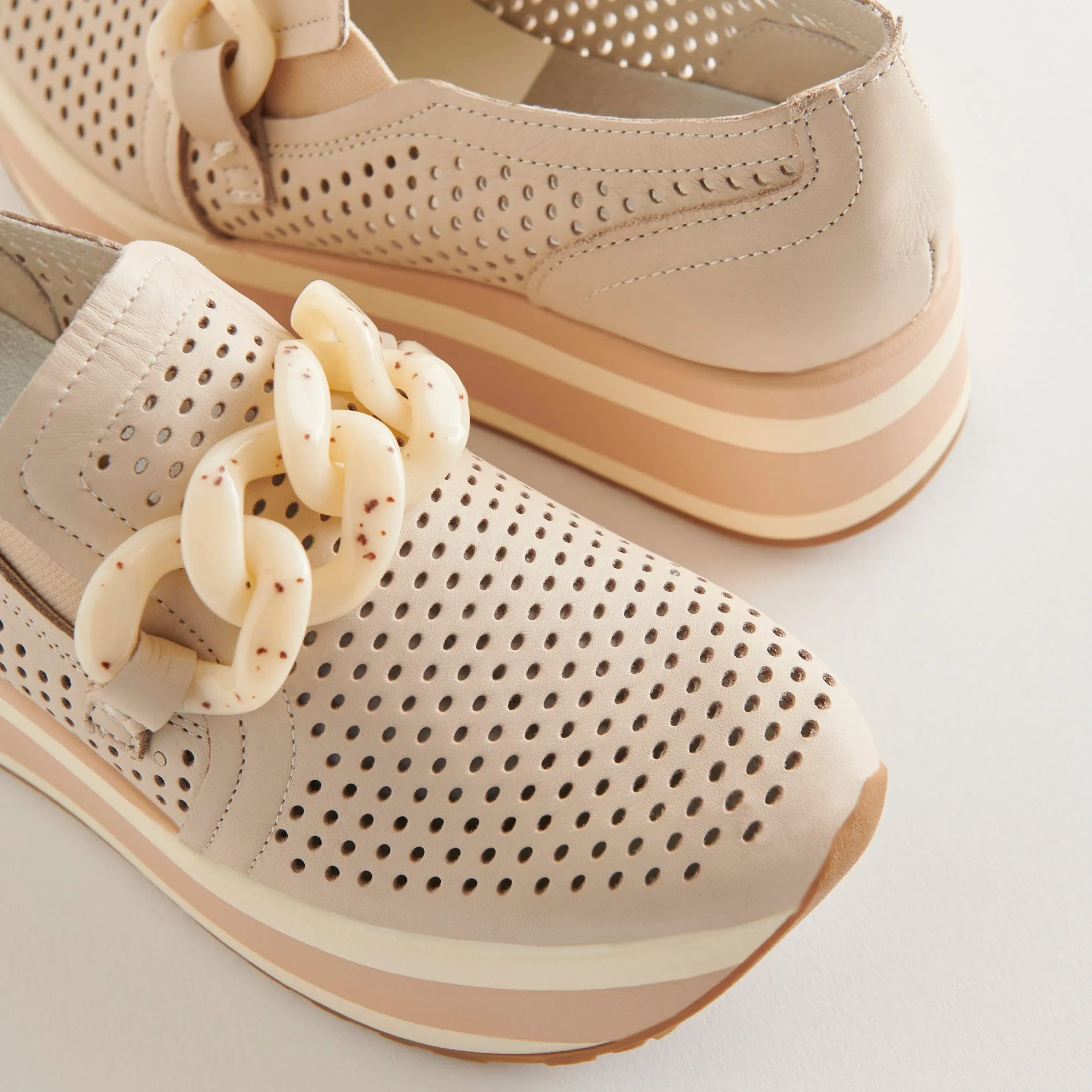 JHENEE PERFORATED SNEAKERS SAND NUBUCK - re:vita