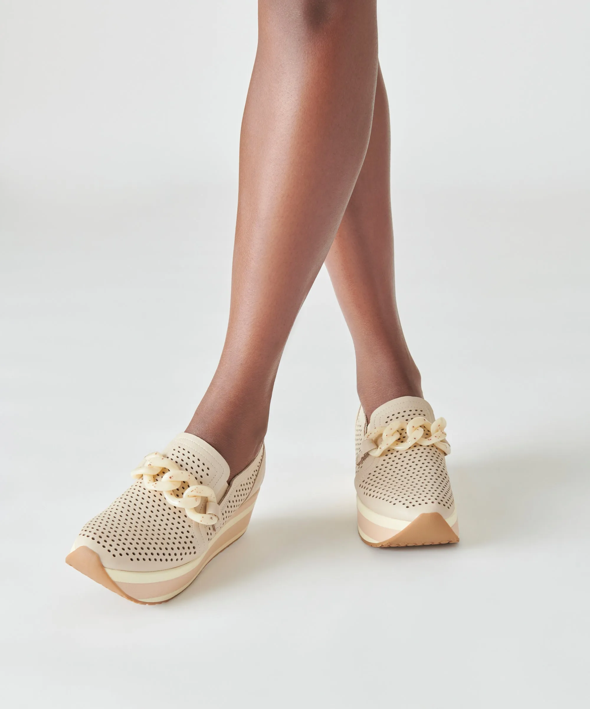 JHENEE PERFORATED SNEAKERS SAND NUBUCK - re:vita