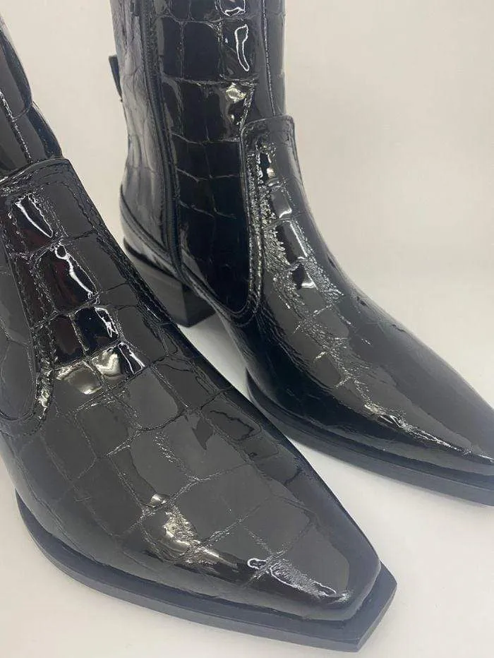 Kennel & Schmenger T Patent Chelsea Boots in Black 41-44030-370