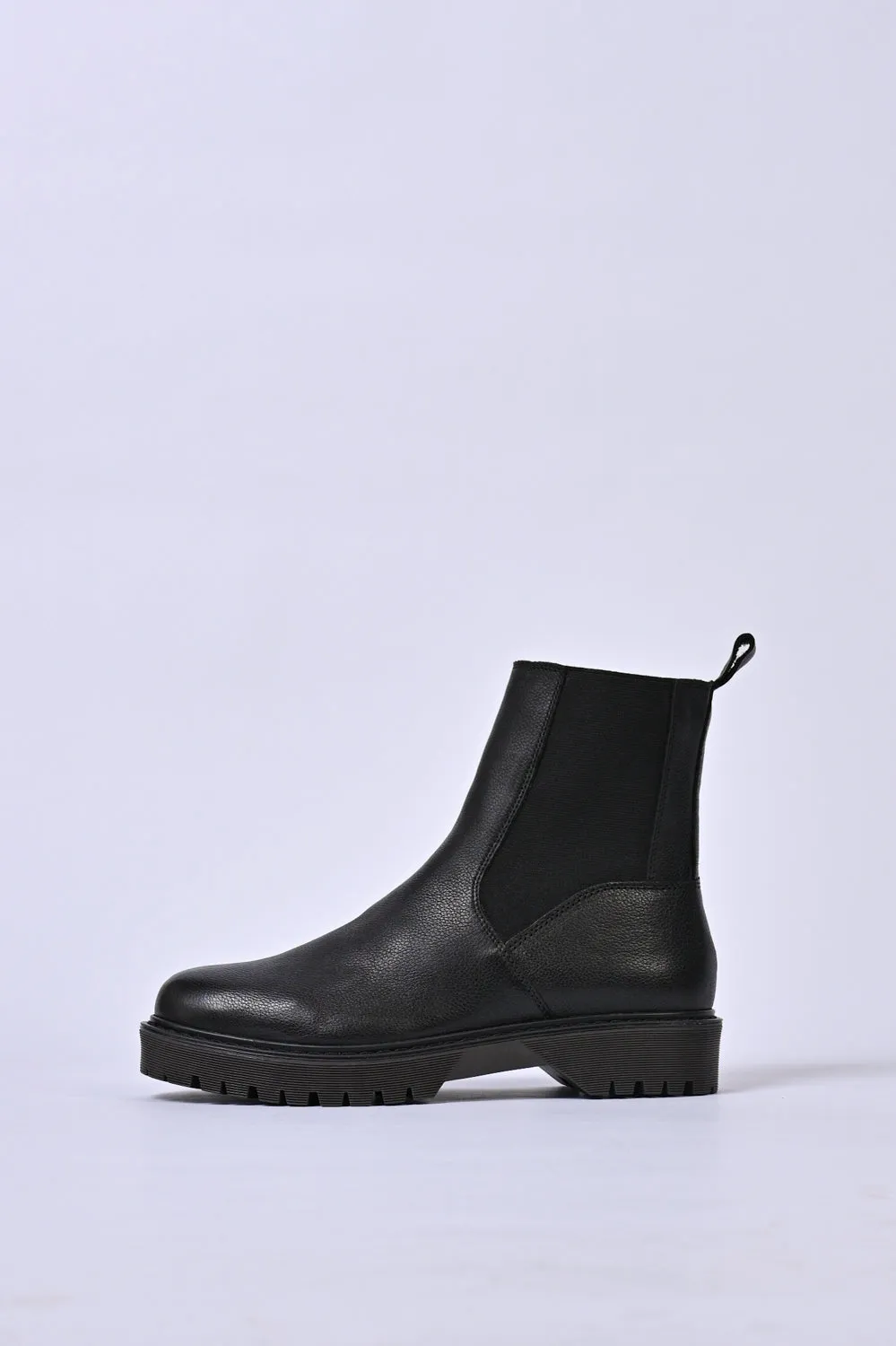 LEATHER CHELSEA BOOTS