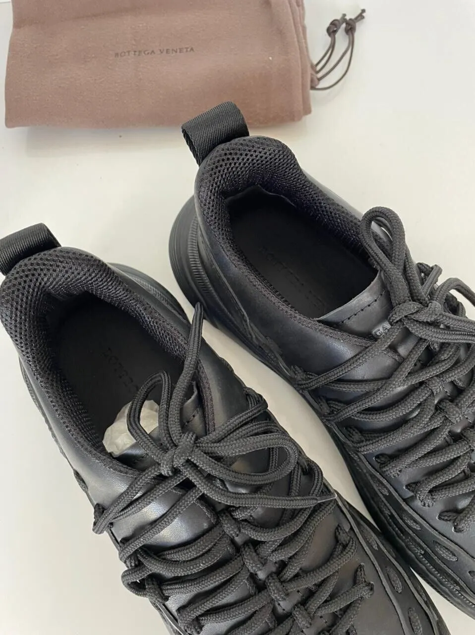 NIB $950 Bottega Veneta Mens Leather Black Sneakers 7.5 US (40.5) 578305 1000