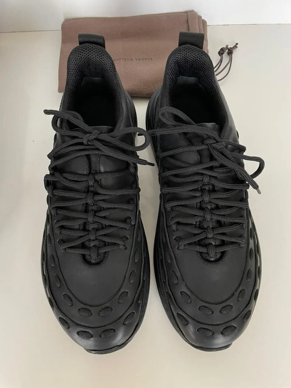 NIB $950 Bottega Veneta Mens Leather Black Sneakers 7.5 US (40.5) 578305 1000