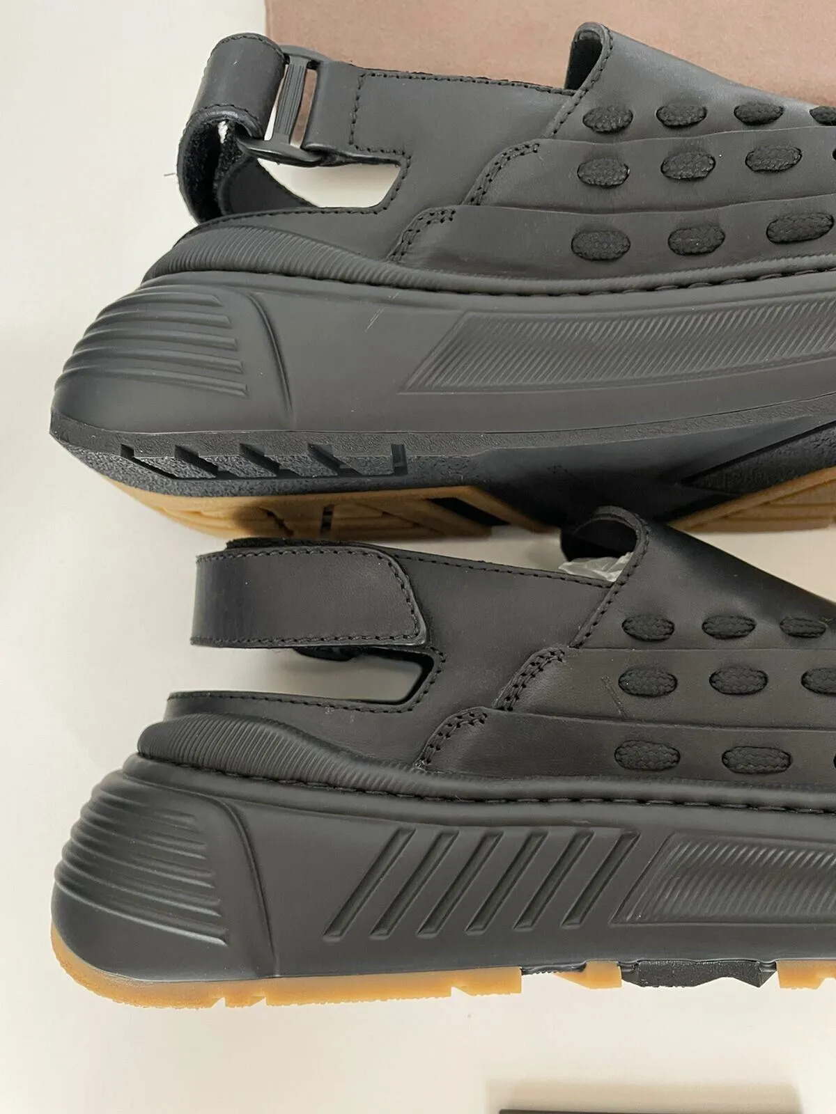 NIB $950 Bottega Veneta Mens Leather Black Sneakers Sandals 11 US (44 Eu) 578304