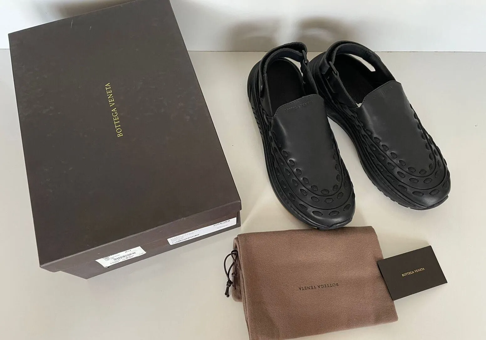 NIB $950 Bottega Veneta Mens Leather Black Sneakers Sandals 11 US (44 Eu) 578304