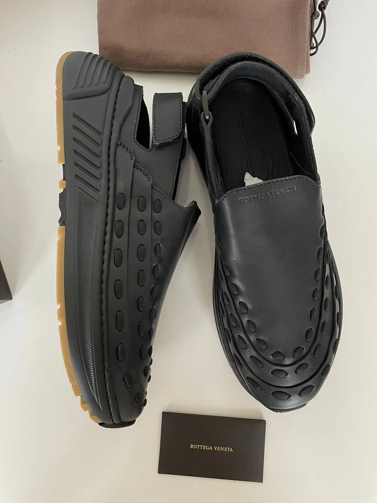 NIB $950 Bottega Veneta Mens Leather Black Sneakers Sandals 11 US (44 Eu) 578304