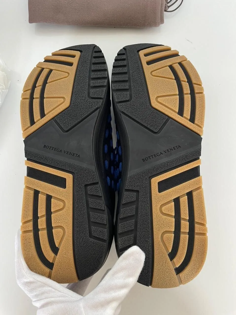 NIB $950 Bottega Veneta Mens Leather Black/Blue Sneakers 11 US (44) 578305