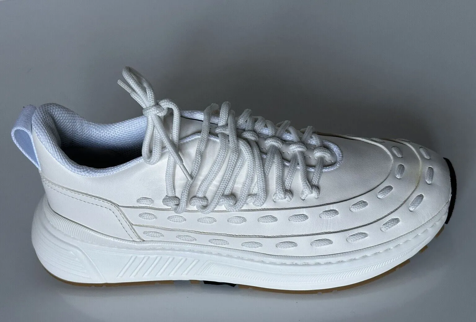 NIB $950 Bottega Veneta Mens Leather White Sneakers 12.5 US (45.5) 578305 9000