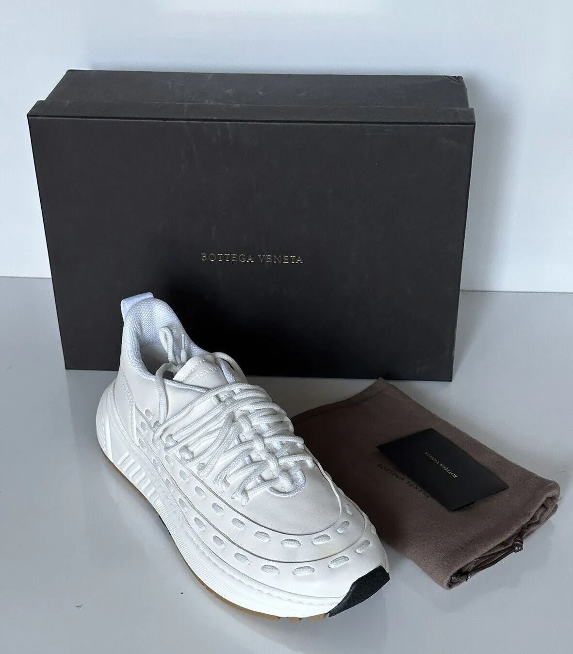 NIB $950 Bottega Veneta Mens Leather White Sneakers 12.5 US (45.5) 578305 9000