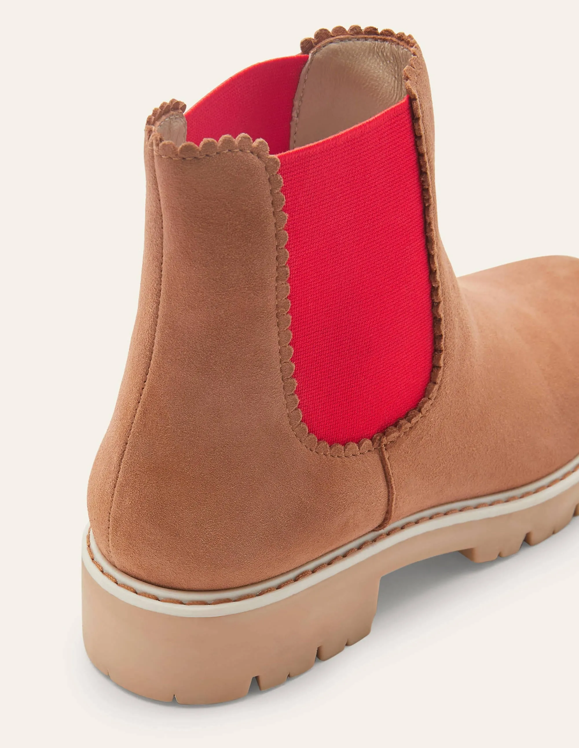Scallop Detail Chelsea Boots-Tan/Cherry Red