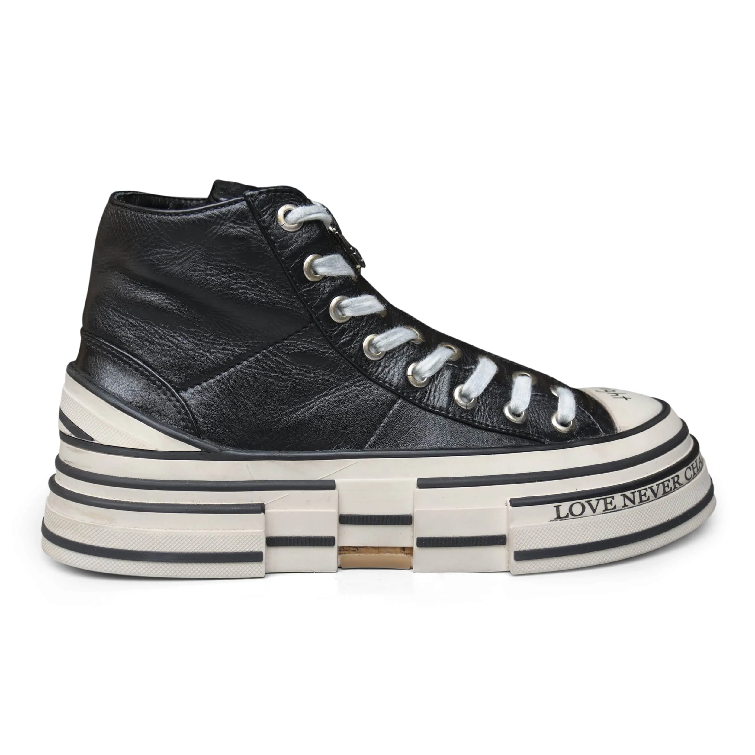 VW02L - Nappa Black