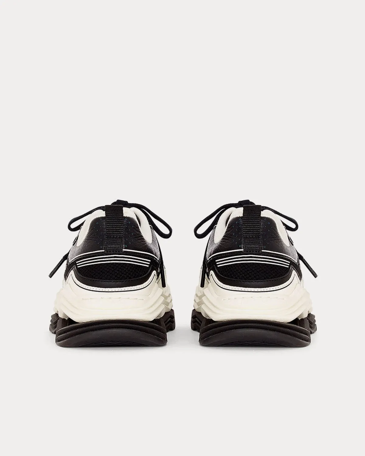 Wave Chunky Black / White Low Top Sneakers